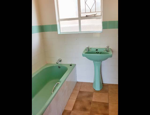 4 bed property to rent in WILRO PARK